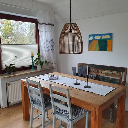 Neu! Alleweltchen Mit Balkon *